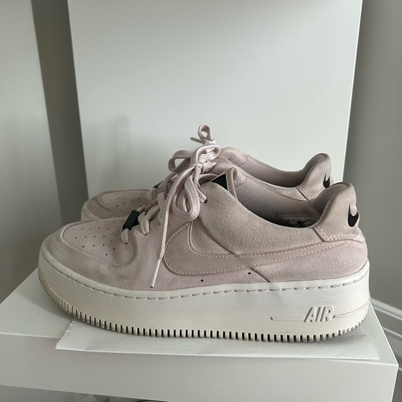pink air forces - Picture 1 of 4